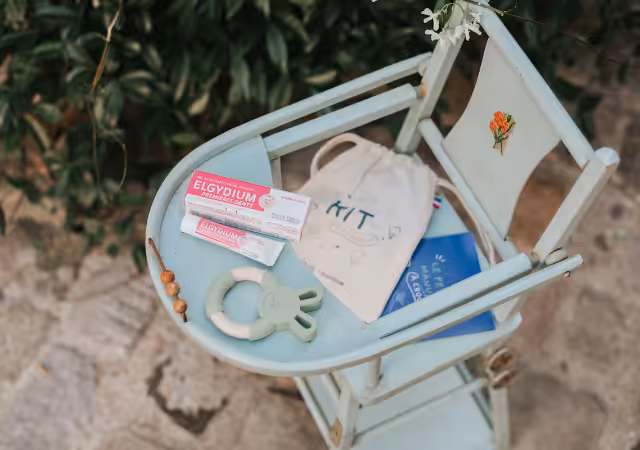 Soulager poussées dentaires bébé premières dents